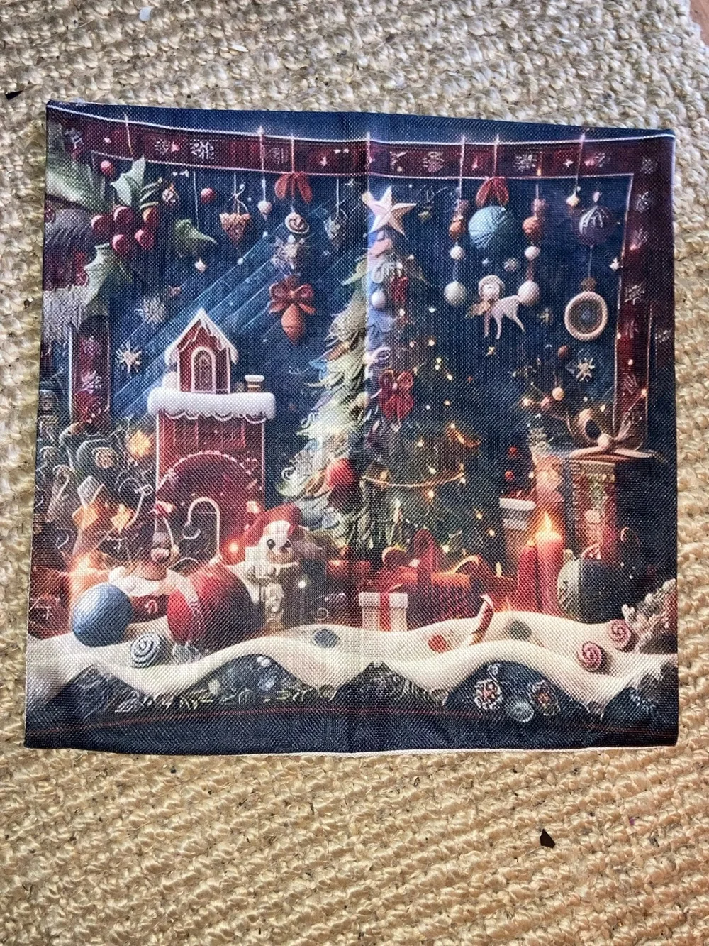 Holiday Christmas Decorative Pillows Covers - Set of 4 pillows- NEW